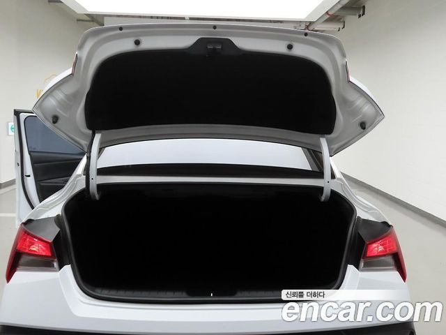 Hyundai AVANTE 1.6 Smart — пробег 72 860 км — фото 5 из 5