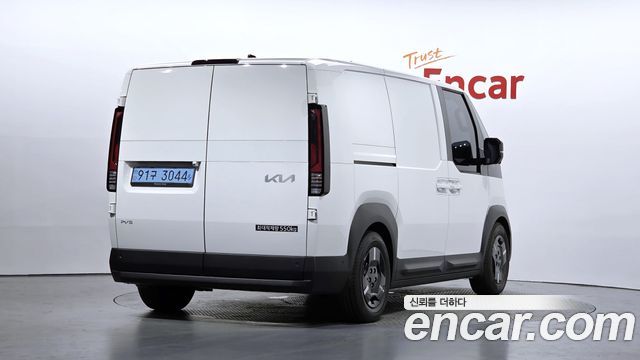 Kia PV5 Cargo Long Long Range Basic — пробег 3 261 км — фото 2 из 5