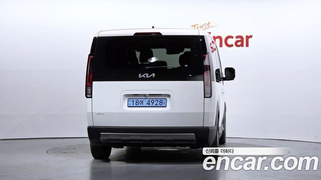 Kia PV5 Passenger 5 Seater Plus — пробег 4 565 км — фото 4 из 5