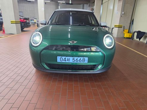 Mini Cooper SE Classic — пробег 4 284 км — фото 2 из 4