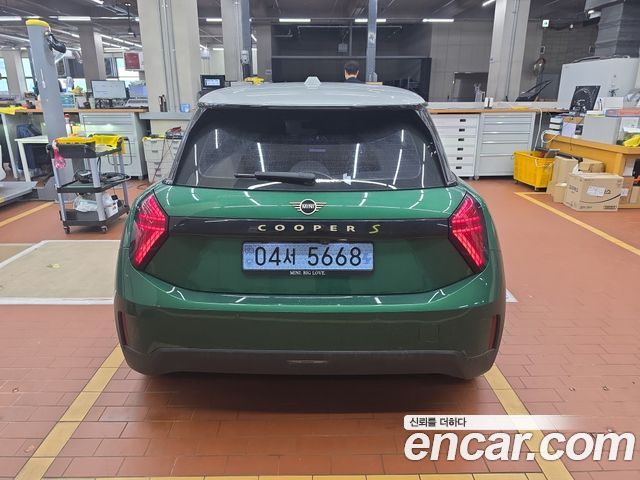 Mini Cooper SE Classic — пробег 4 284 км — фото 3 из 4