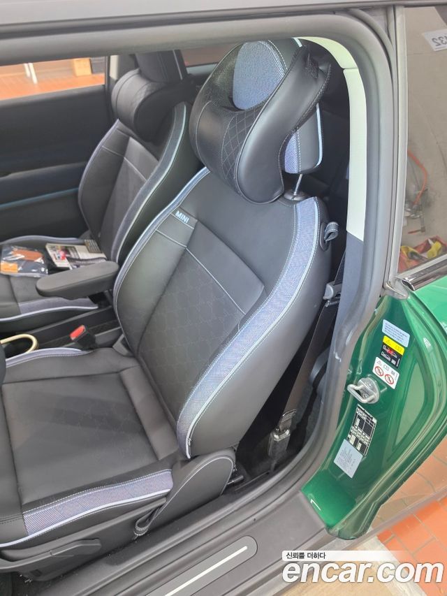 Mini Cooper SE Classic — пробег 4 284 км — фото 4 из 4