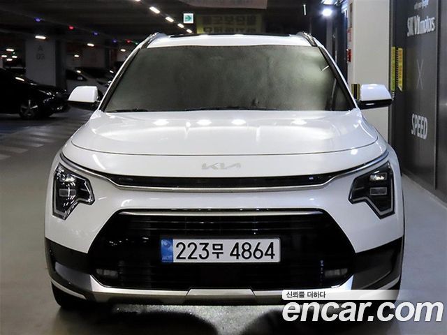 Kia Niro Signature — пробег 42 618 км — фото 2 из 5