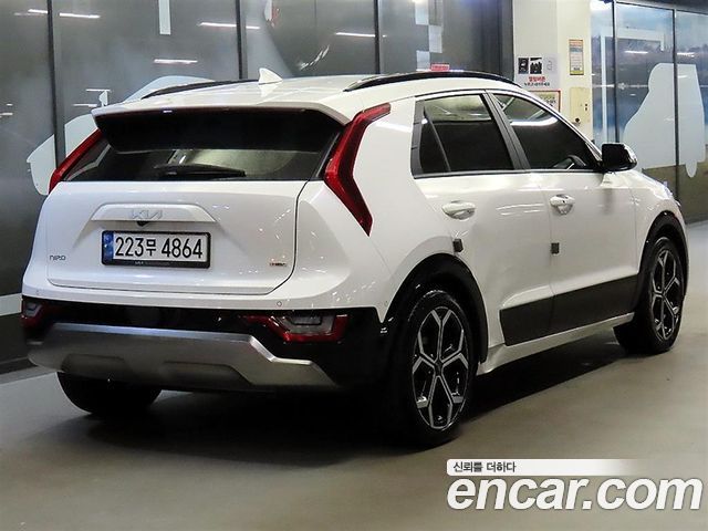 Kia Niro Signature — пробег 42 618 км — фото 4 из 5