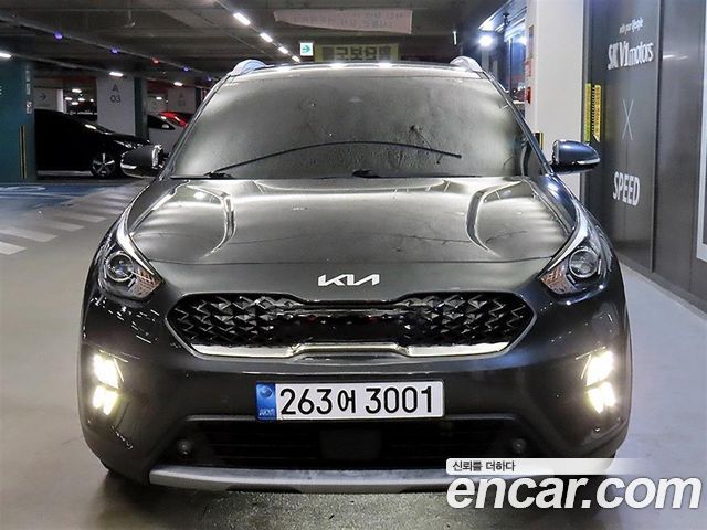 Kia Niro 1.6 HEV Noblesse — пробег 135 788 км — фото 2 из 5