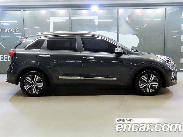 Kia Niro 1.6 HEV Noblesse — пробег 135 788 км — фото 3 из 5