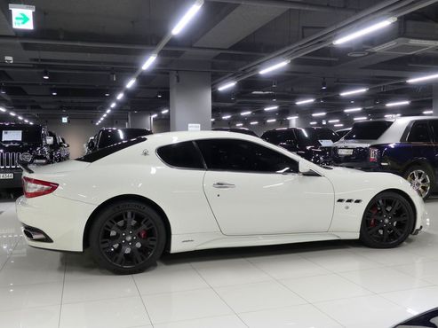 Maserati GranTurismo S 4.7 — пробег 37 700 км — фото 2 из 5