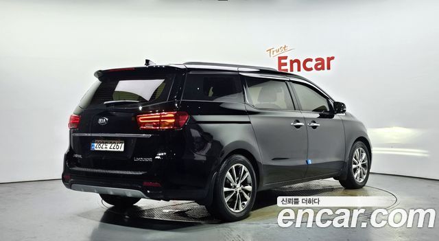 Kia Carnival из Кореи Encar