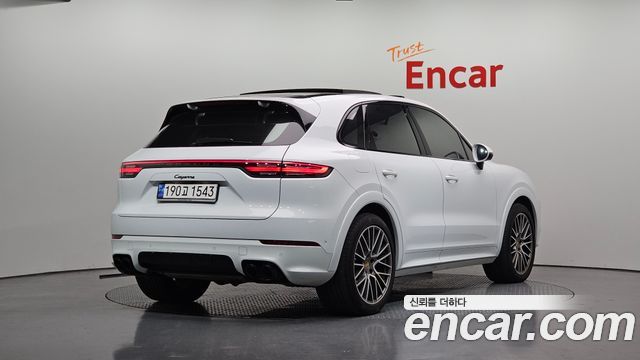 Porsche Cayenne 3.0 PLATINUM EDITION — пробег 56 862 км — фото 2 из 5