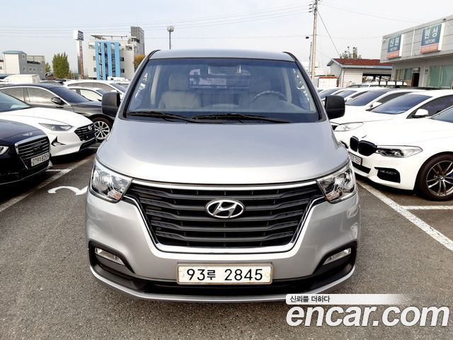Hyundai Starex Van 3-Seater Smart — пробег 190 000 км — фото 2 из 5
