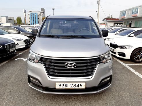 Hyundai Starex Van 3-Seater Smart — пробег 190 000 км — фото 2 из 5