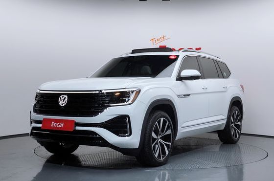 Volkswagen Atlas 2.0 TSI R-LINE 7-Seater — пробег 4 880 км — фото 1 из 5