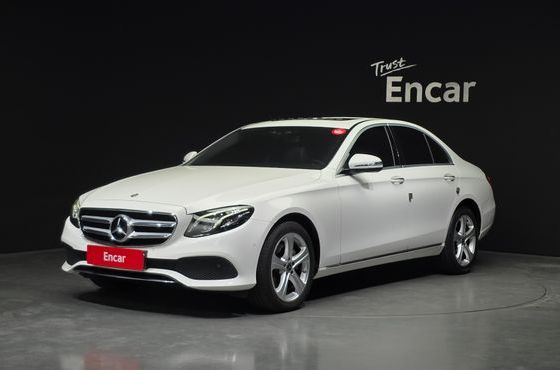 Mercedes-Benz E-Class E220d 4MATIC Avantgarde — пробег 91 358 км — фото 1 из 5