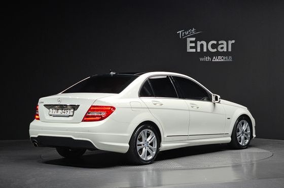Mercedes-Benz C-Class C200 CGI AVANTGARDE — пробег 124 546 км — фото 2 из 5