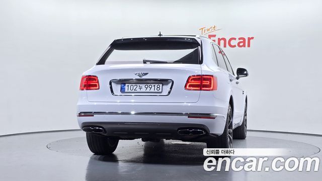 Bentley Bentayga 4.0 V8 — пробег 92 689 км — фото 4 из 5