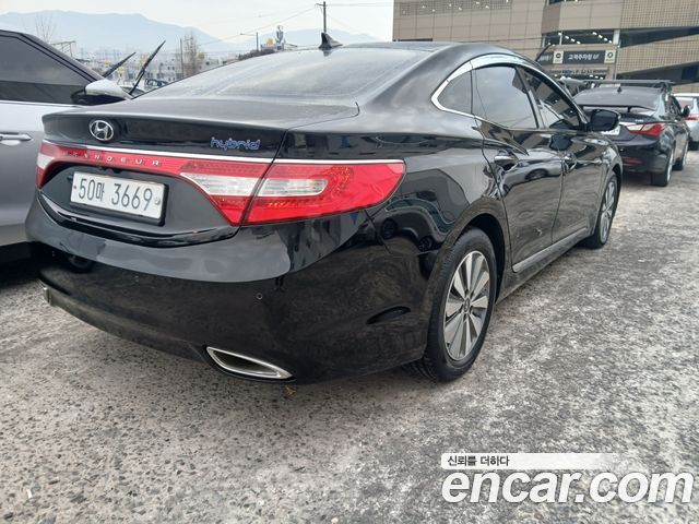 Hyundai Grandeur Premium — пробег 178 645 км — фото 4 из 5