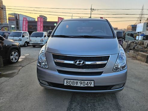 Hyundai Starex 5-Seater VAN CVX Luxury — пробег 186 000 км — фото 2 из 5