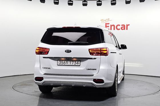 Kia Carnival 7-Seater Limousine VIP — пробег 139 633 км — фото 4 из 5