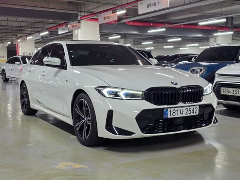 BMW 3-Series 320i M Sport — пробег 4 000 км — фото 3 из 5