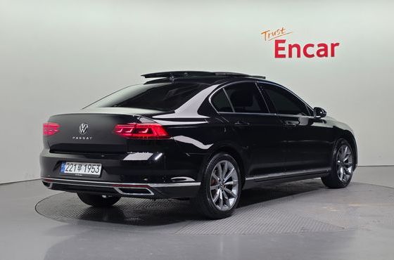 Volkswagen Passat 2.0 TDI Prestige — пробег 40 286 км — фото 2 из 5