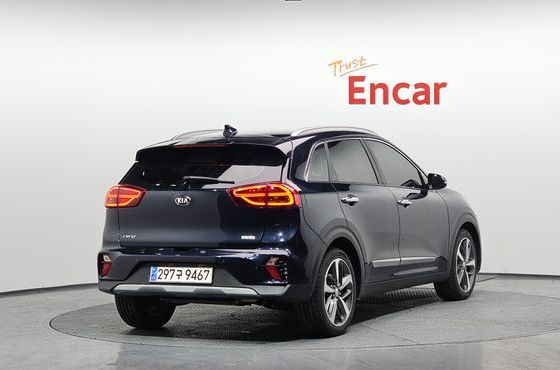 Kia Niro 1.6 HEV Prestige — пробег 100 921 км — фото 2 из 5