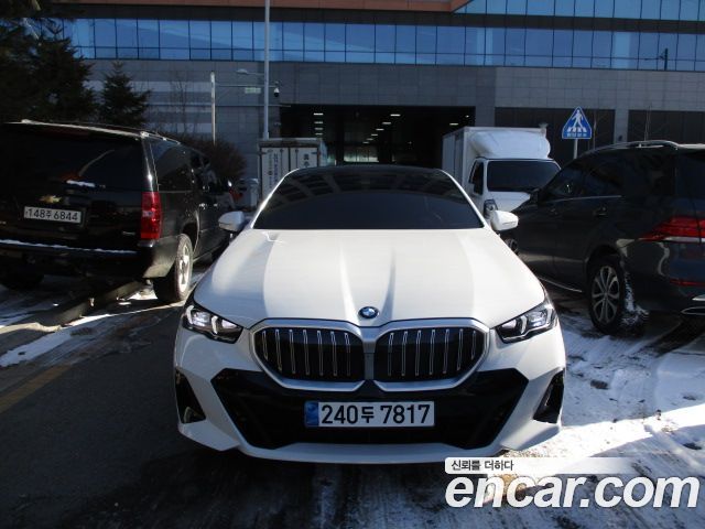 BMW 5-Series 530i xDrive M Sport — пробег 50 000 км — фото 1 из 5