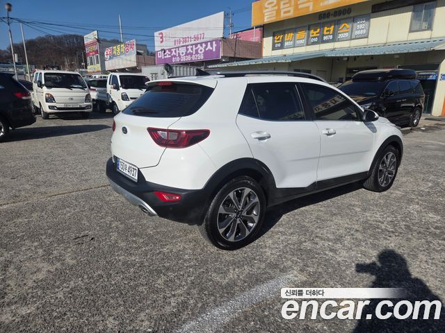 Kia Stonic из Кореи Encar