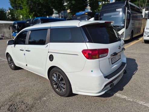 Kia Carnival 7-seater Limousine Magic Space — пробег 119 000 км — фото 4 из 5