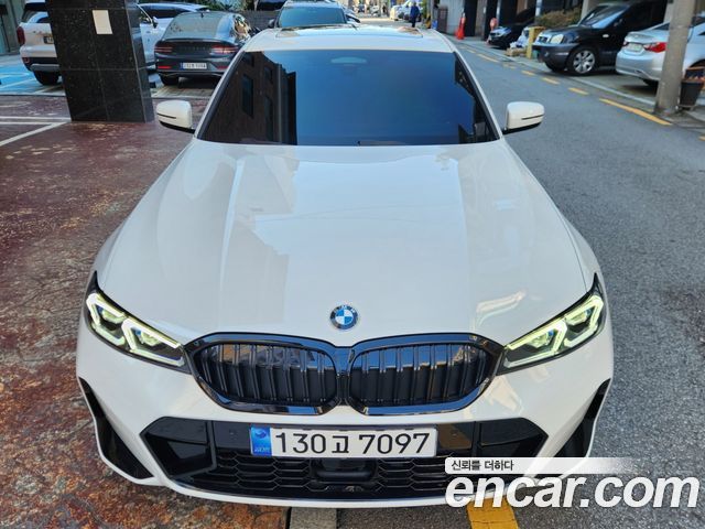 BMW 3-Series 320i M Sport — пробег 900 км — фото 1 из 5