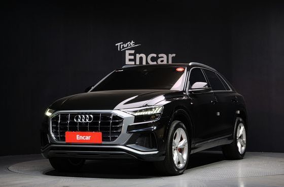Audi Q8 45 TDI Quattro Premium — пробег 67 318 км — фото 1 из 5