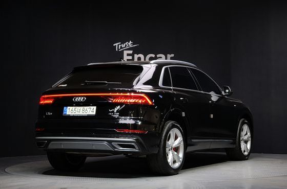 Audi Q8 45 TDI Quattro Premium — пробег 67 318 км — фото 2 из 5