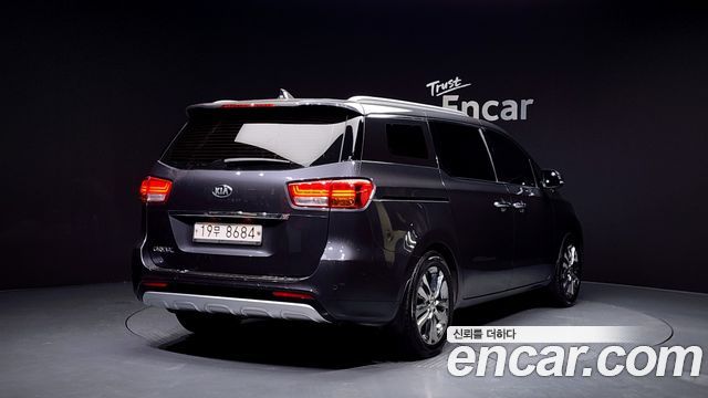 Kia Carnival 9-Seater Noblesse Special — пробег 170 759 км — фото 2 из 5