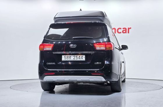 Kia Carnival 9-seater Hi-Limousine Prestige — пробег 201 571 км — фото 4 из 5