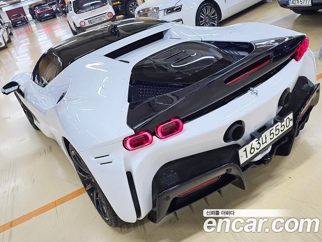 Ferrari SF90 из Кореи Encar