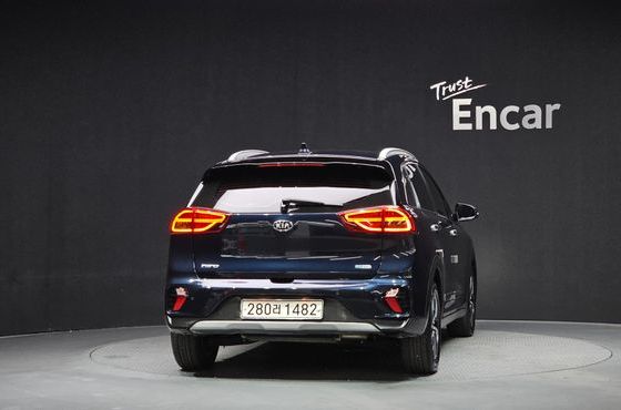 Kia Niro 1.6 HEV Prestige — пробег 157 199 км — фото 4 из 5