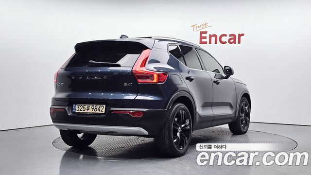 Volvo XC40 B4 Inscription — пробег 83 573 км — фото 2 из 5
