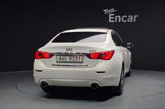 Infiniti Q50 3.5 Hybrid Essence — пробег 129 562 км — фото 4 из 5