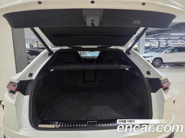 Lamborghini Urus из Кореи Encar