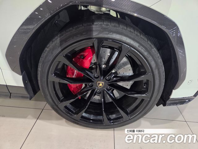 Lamborghini Urus из Кореи Encar
