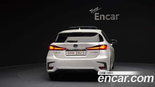 Lexus CT200h из Кореи Encar