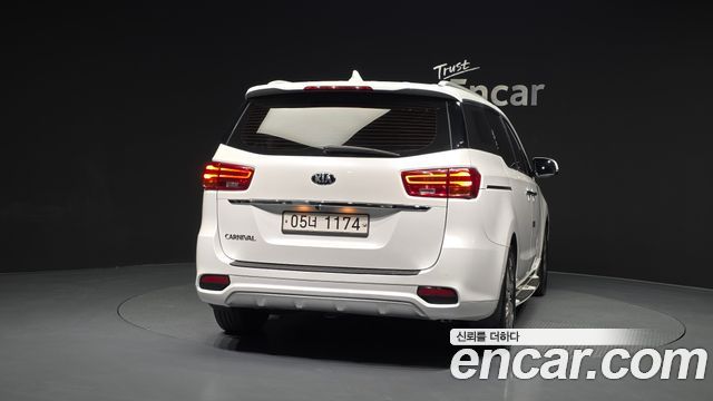Kia Carnival из Кореи Encar