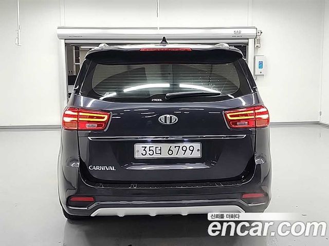 Kia Carnival из Кореи Encar
