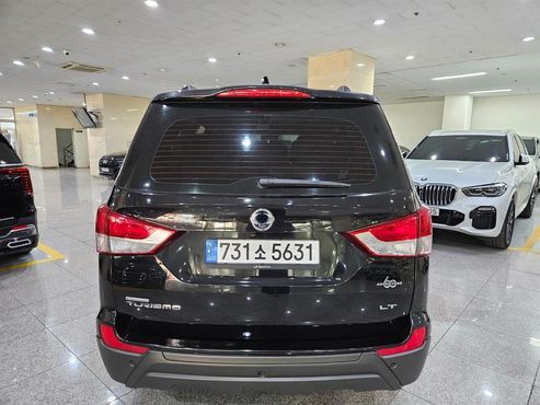 Ssangyong KORANDO 4WD 9-Seater Adventure 60th Edition — пробег 155 900 км — фото 4 из 5