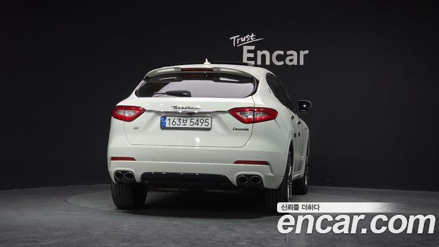 Maserati Levante из Кореи Encar