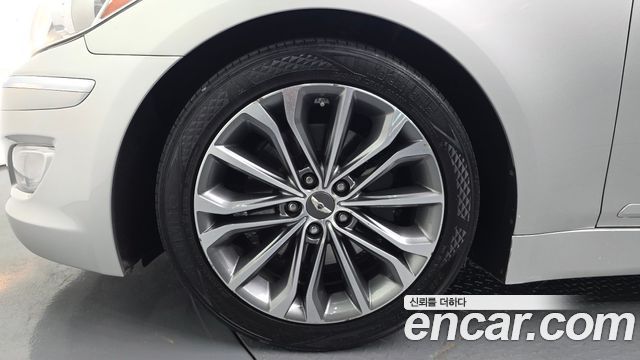 Hyundai Genesis из Кореи Encar