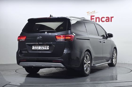 Kia Carnival 9-seater Prestige — пробег 197 298 км — фото 2 из 5