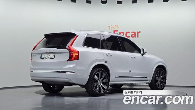 Volvo XC90 T8 Ultimate Bright Hybrid — пробег 45 303 км — фото 2 из 5
