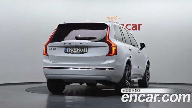 Volvo XC90 T8 Ultimate Bright Hybrid — пробег 45 303 км — фото 4 из 5