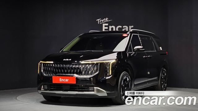Kia Carnival 9-Seater Signature — пробег 109 116 км — фото 1 из 5