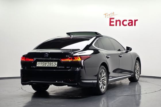 Lexus LS 3.5 Luxury AWD — пробег 201 839 км — фото 2 из 5